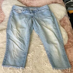 Levi’s Demi Curve Cut to Crop Jeans